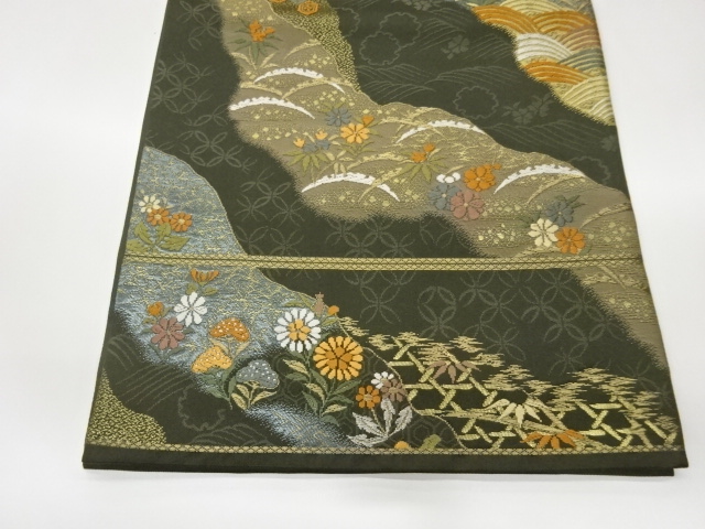  道長取に花々・雪芝・古典柄模様織出し袋帯